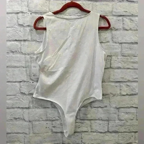 SO Women's JR White V-Neck Tank Bodysuit‎ JR:XL Snap Closure - Picture 3 of 5